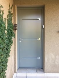PORTE ENTREE ALUMINIUM A SAINT ETIENNE DE FONTBELLON