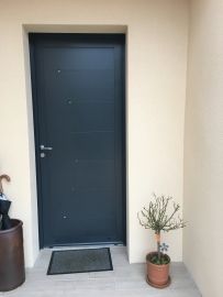 PORTE ENTREE ALUMINIUM A SAINT ETIENNE DE FONTBELLON