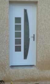 PORTE ENTREE PVC A AUBENAS