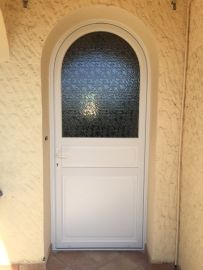 PORTE ENTREE PVC CINTREE A VALS LES BAINS